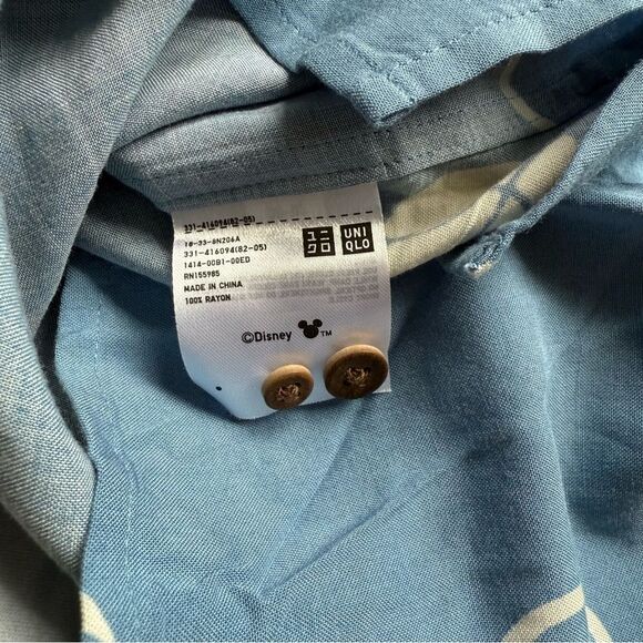 Sz XS Uniqlo Blue & White Geometric Mickey Mouse Disney Button Collar Mens Shirt - Picture 8 of 8